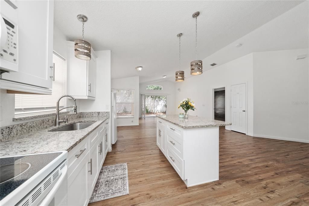 For Sale: $323,000 (3 beds, 2 baths, 1458 Square Feet)