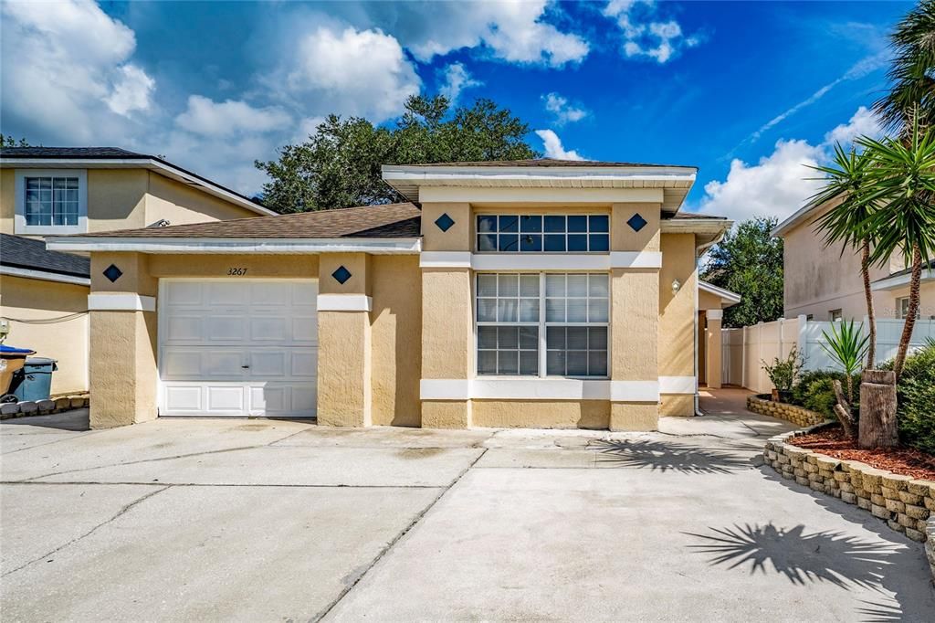 For Sale: $323,000 (3 beds, 2 baths, 1458 Square Feet)