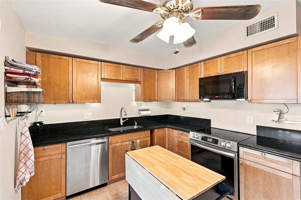 En Venta: $279,000 (2 camas, 1 baños, 936 Pies cuadrados)