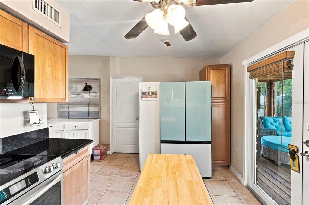 En Venta: $279,000 (2 camas, 1 baños, 936 Pies cuadrados)