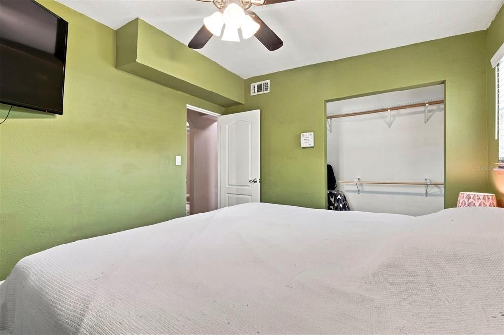 En Venta: $279,000 (2 camas, 1 baños, 936 Pies cuadrados)