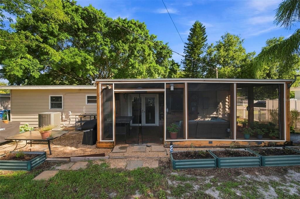 En Venta: $279,000 (2 camas, 1 baños, 936 Pies cuadrados)