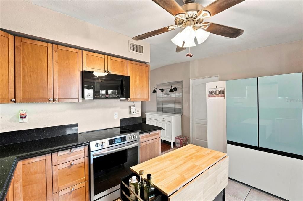 En Venta: $279,000 (2 camas, 1 baños, 936 Pies cuadrados)