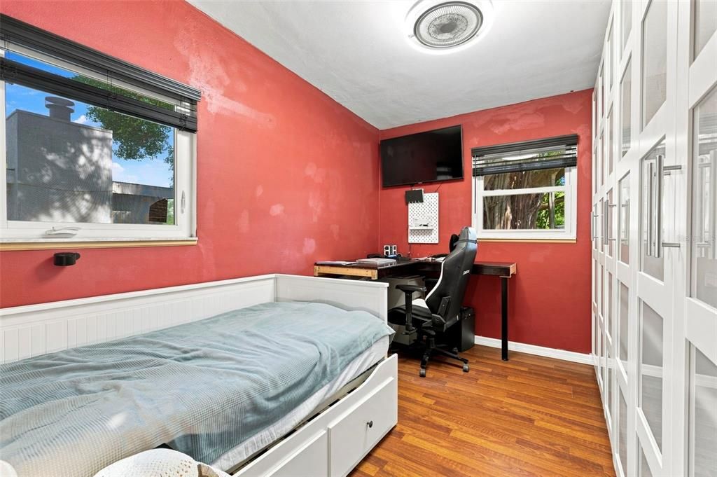 En Venta: $279,000 (2 camas, 1 baños, 936 Pies cuadrados)