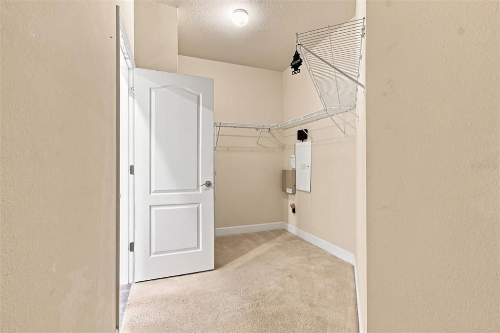 For Sale: $420,000 (3 beds, 2 baths, 2070 Square Feet)