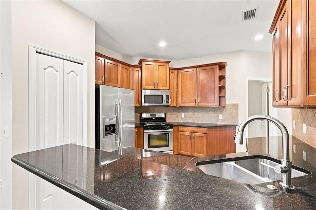 For Sale: $420,000 (3 beds, 2 baths, 2070 Square Feet)