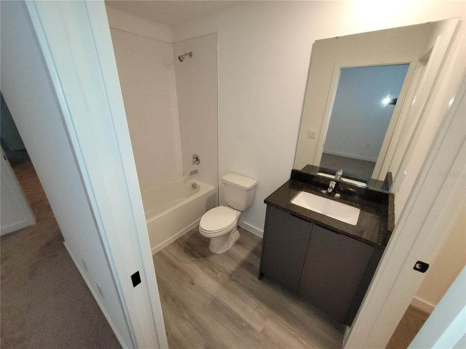В аренду: $2,100 (3 спален, 3 ванн, 1360 Квадратных фут)