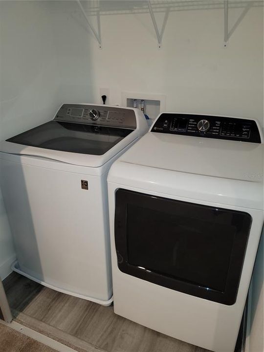 В аренду: $2,100 (3 спален, 3 ванн, 1360 Квадратных фут)