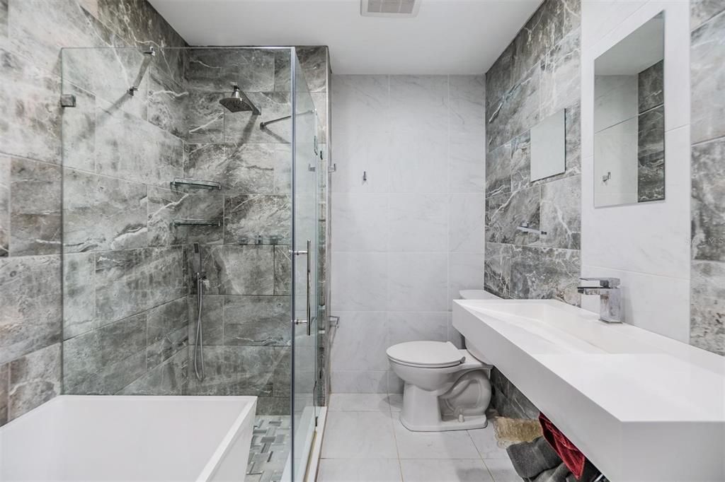 En Venta: $300,000 (3 camas, 2 baños, 1450 Pies cuadrados)