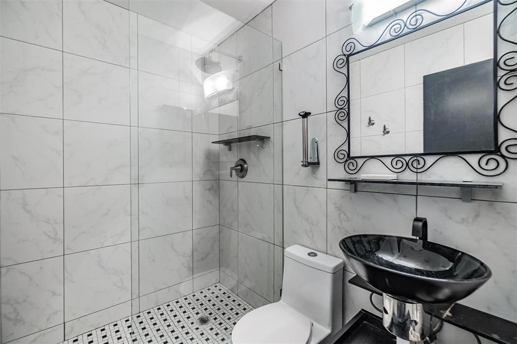 En Venta: $300,000 (3 camas, 2 baños, 1450 Pies cuadrados)