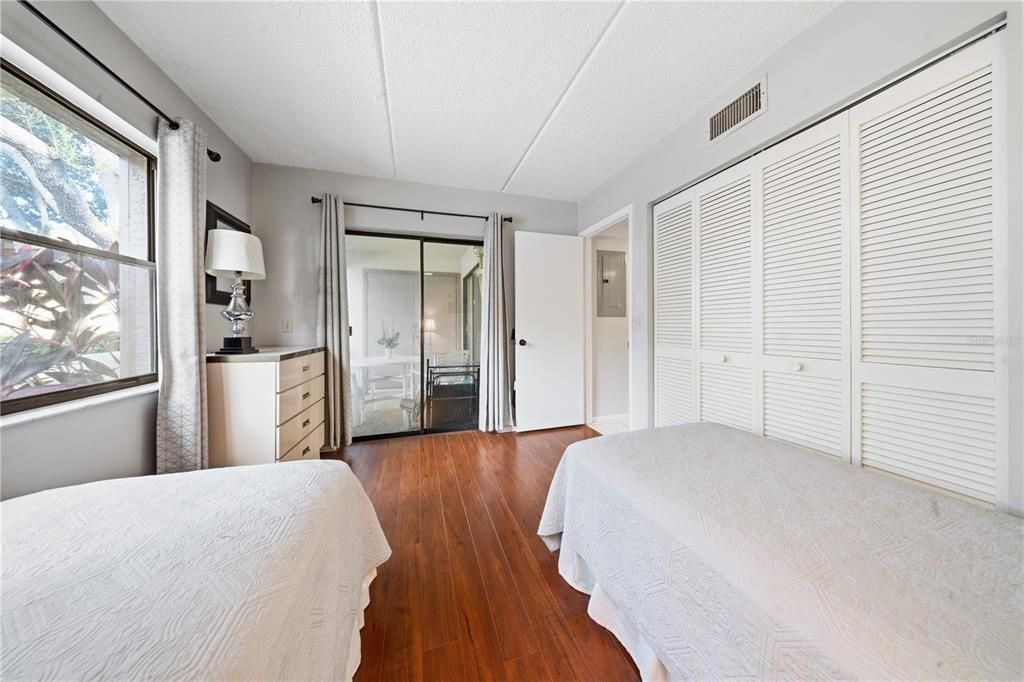 En Venta: $197,500 (2 camas, 2 baños, 924 Pies cuadrados)