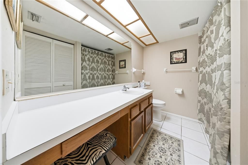 En Venta: $197,500 (2 camas, 2 baños, 924 Pies cuadrados)