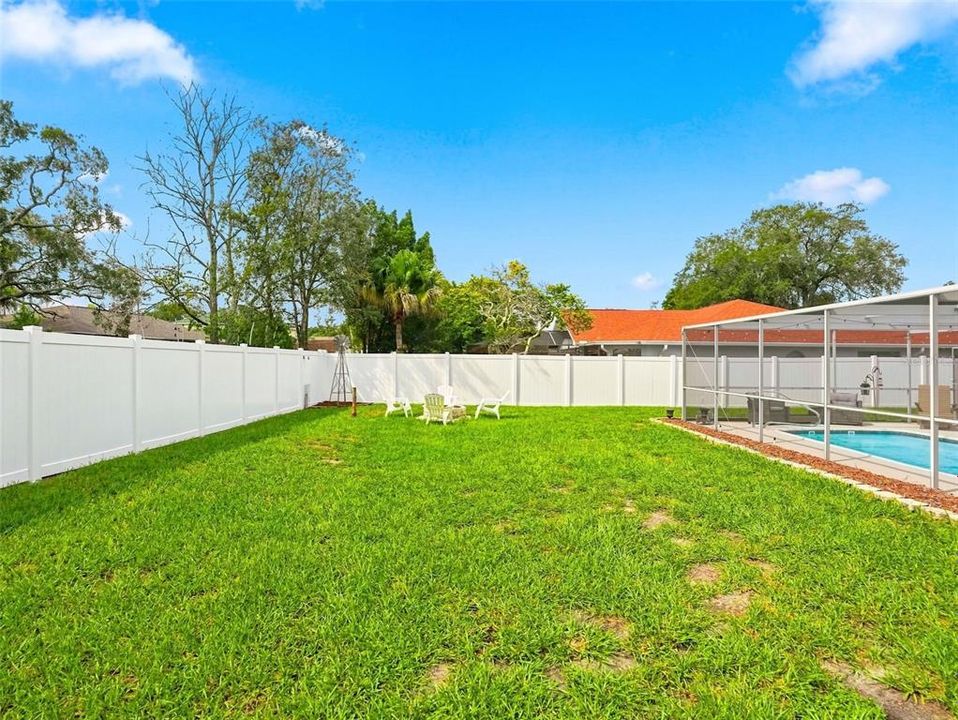 For Sale: $309,000 (2 beds, 2 baths, 1360 Square Feet)