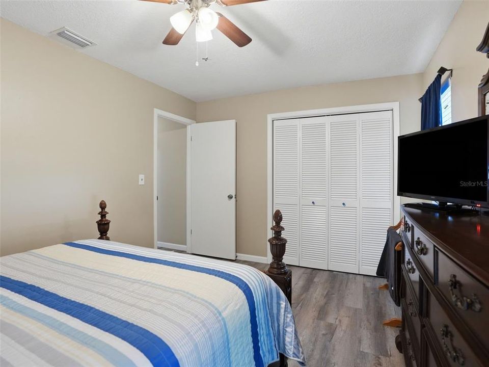 For Sale: $309,000 (2 beds, 2 baths, 1360 Square Feet)