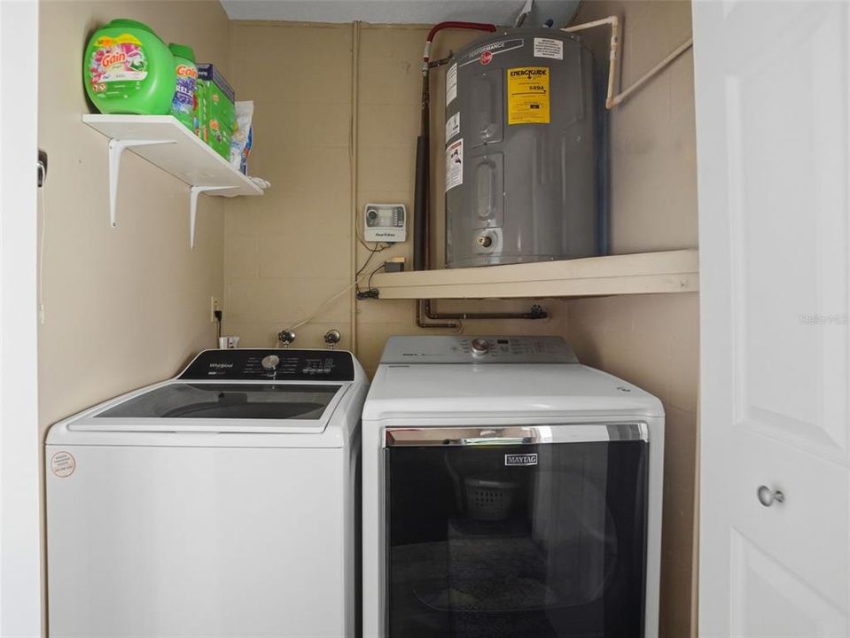 For Sale: $309,000 (2 beds, 2 baths, 1360 Square Feet)