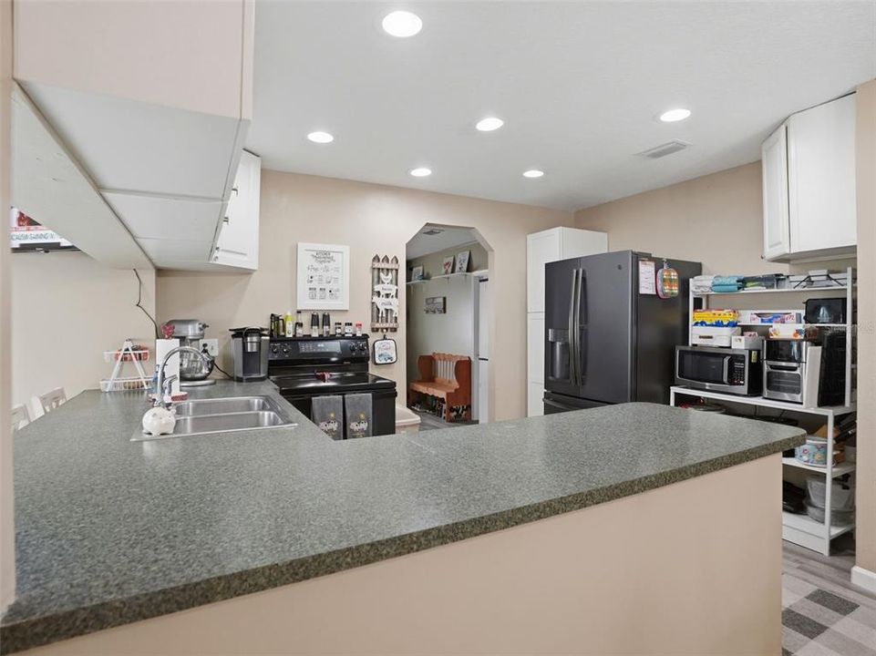 For Sale: $309,000 (2 beds, 2 baths, 1360 Square Feet)