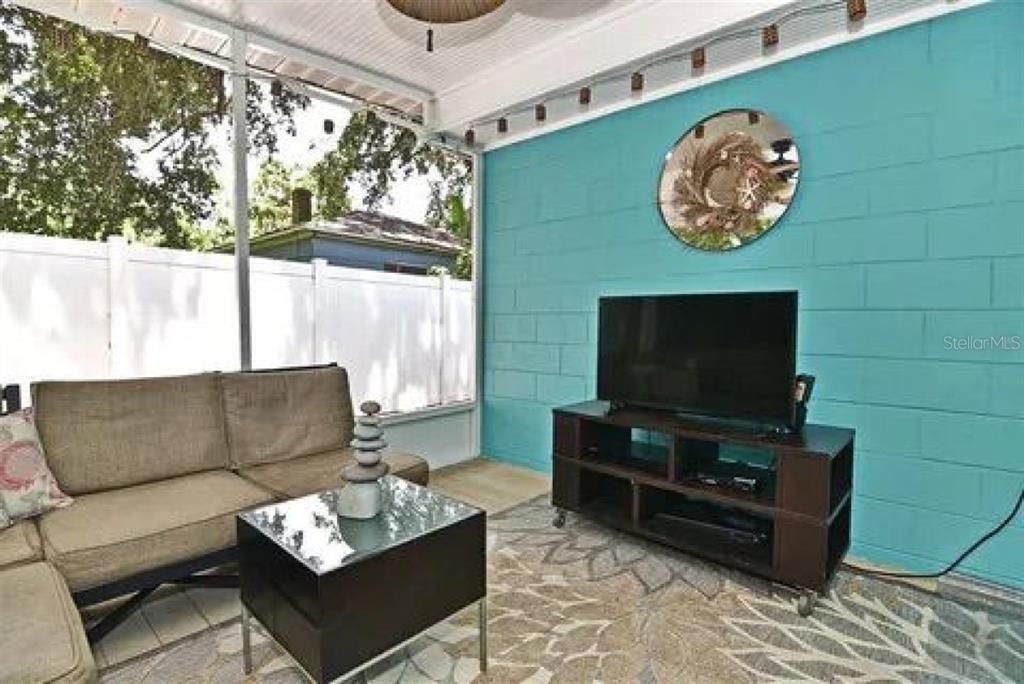 В аренду: $2,000 (2 спален, 2 ванн, 1119 Квадратных фут)