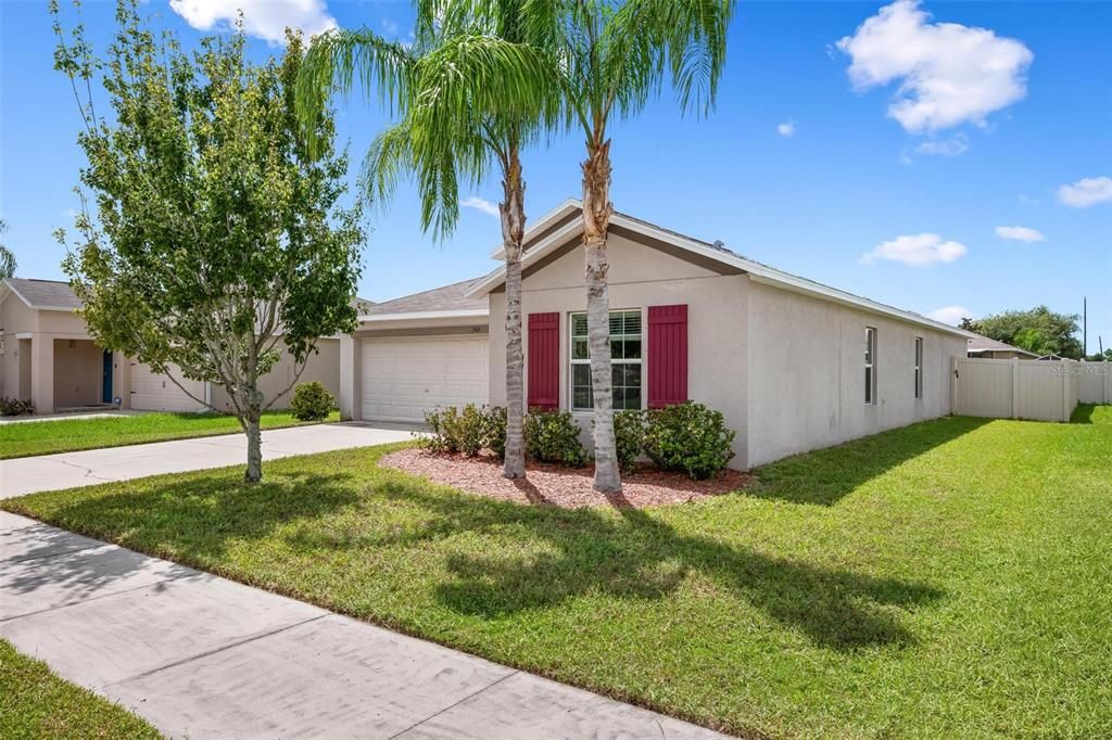 For Sale: $330,000 (4 beds, 2 baths, 1897 Square Feet)
