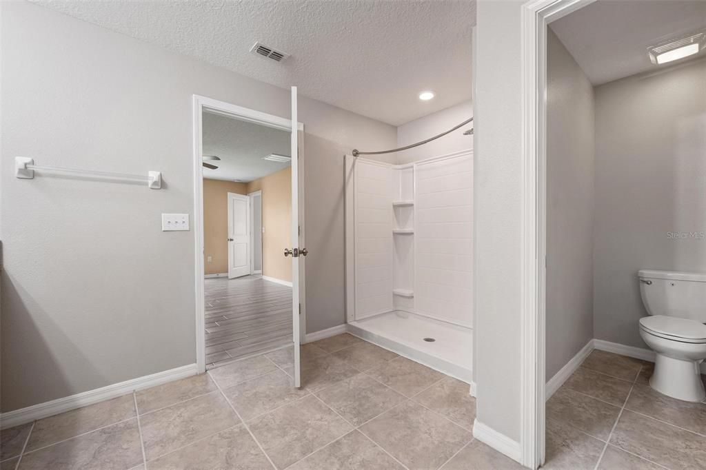 For Sale: $330,000 (4 beds, 2 baths, 1897 Square Feet)