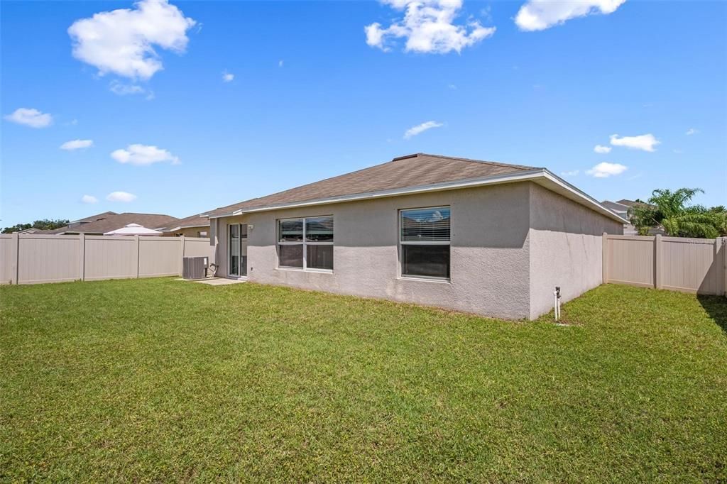 For Sale: $330,000 (4 beds, 2 baths, 1897 Square Feet)