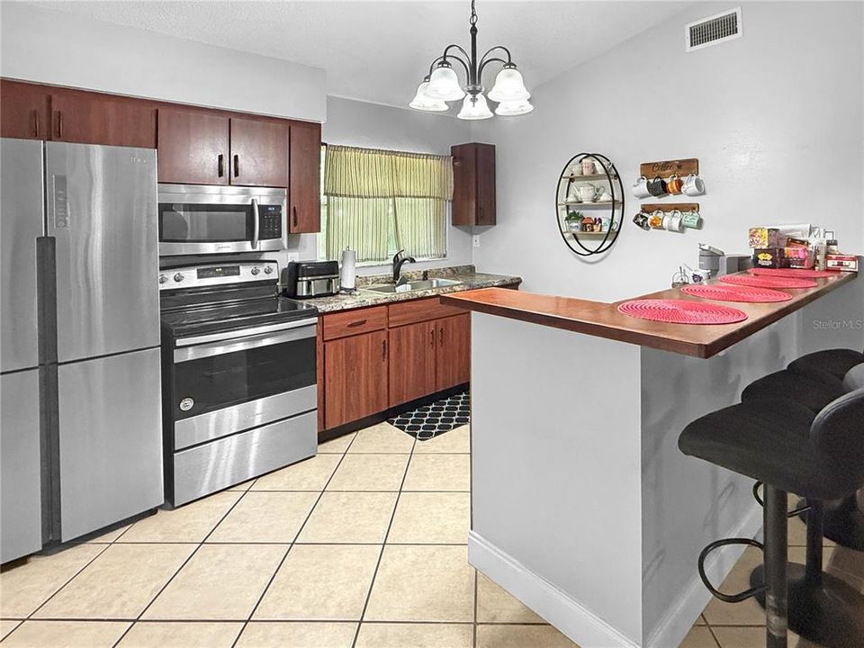 En Venta: $219,500 (2 camas, 1 baños, 816 Pies cuadrados)