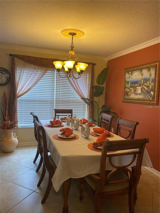 En Renta: $2,600 (4 camas, 2 baños, 1950 Pies cuadrados)