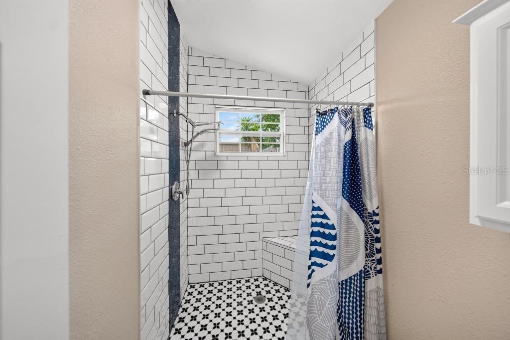 En Venta: $344,900 (3 camas, 2 baños, 1228 Pies cuadrados)
