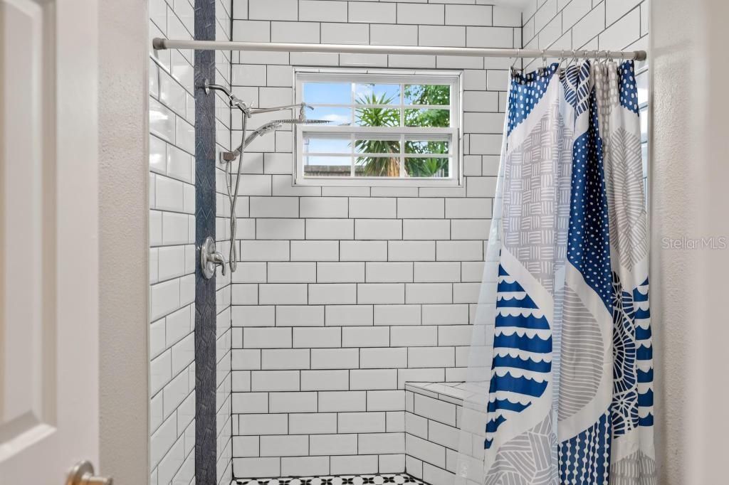 En Venta: $344,900 (3 camas, 2 baños, 1228 Pies cuadrados)