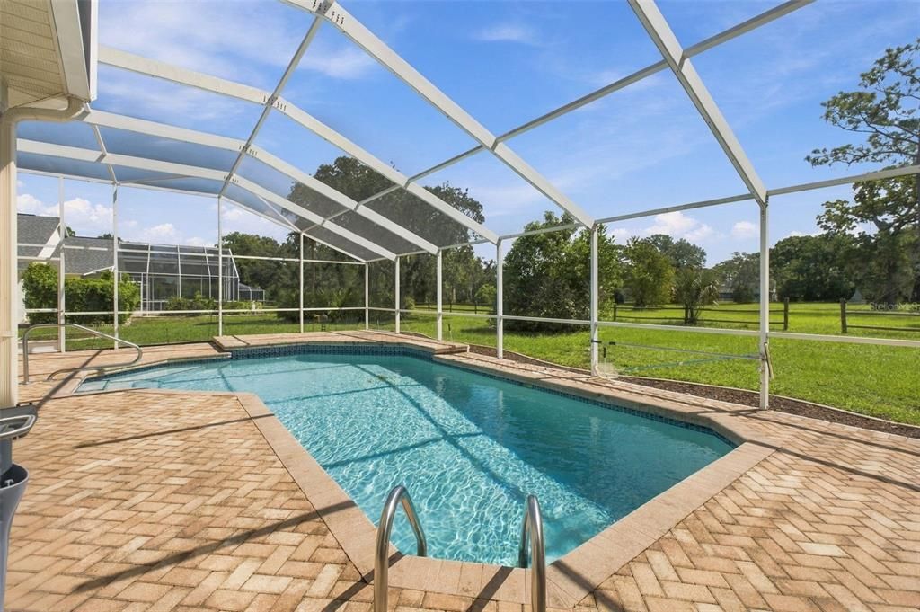 En Venta: $429,000 (4 camas, 2 baños, 2457 Pies cuadrados)