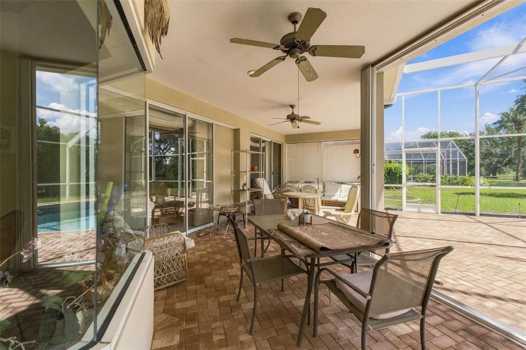 En Venta: $429,000 (4 camas, 2 baños, 2457 Pies cuadrados)