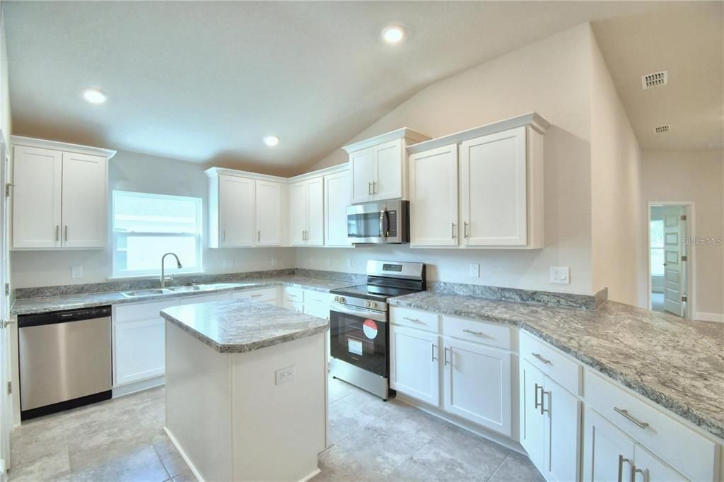 En Venta: $401,366 (4 camas, 3 baños, 2200 Pies cuadrados)