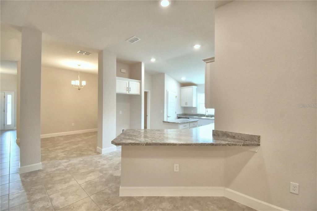 En Venta: $401,366 (4 camas, 3 baños, 2200 Pies cuadrados)