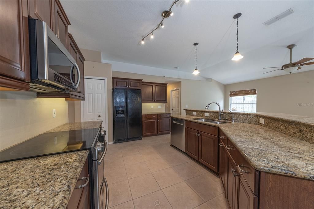 For Sale: $429,000 (3 beds, 2 baths, 1906 Square Feet)