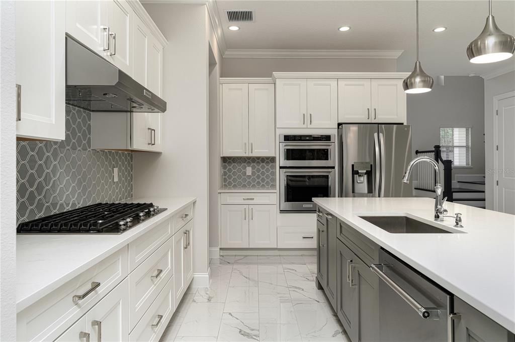 For Rent: $6,250 (4 beds, 4 baths, 3975 Square Feet)
