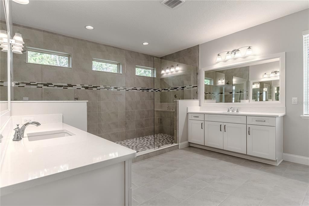 For Rent: $6,250 (4 beds, 4 baths, 3975 Square Feet)