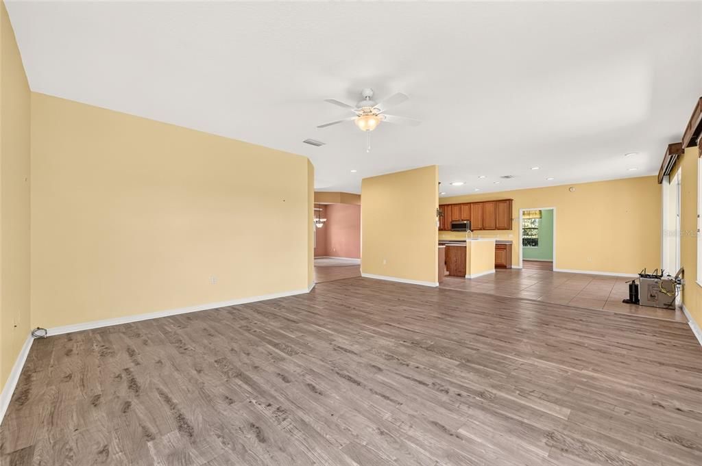 For Sale: $355,000 (3 beds, 2 baths, 2335 Square Feet)