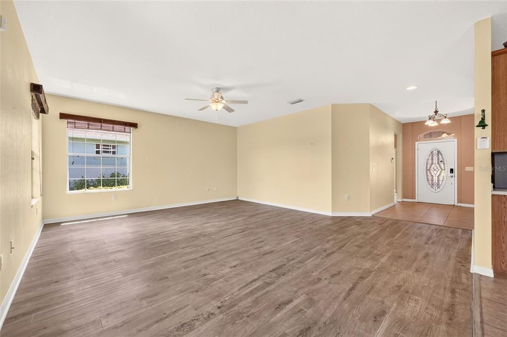 For Sale: $355,000 (3 beds, 2 baths, 2335 Square Feet)