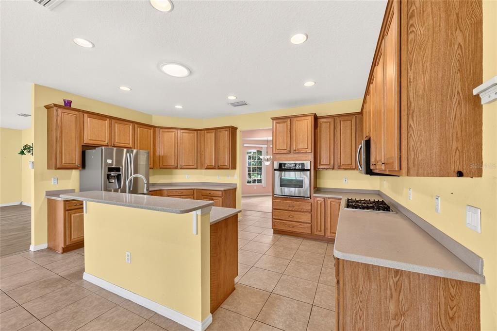 For Sale: $355,000 (3 beds, 2 baths, 2335 Square Feet)