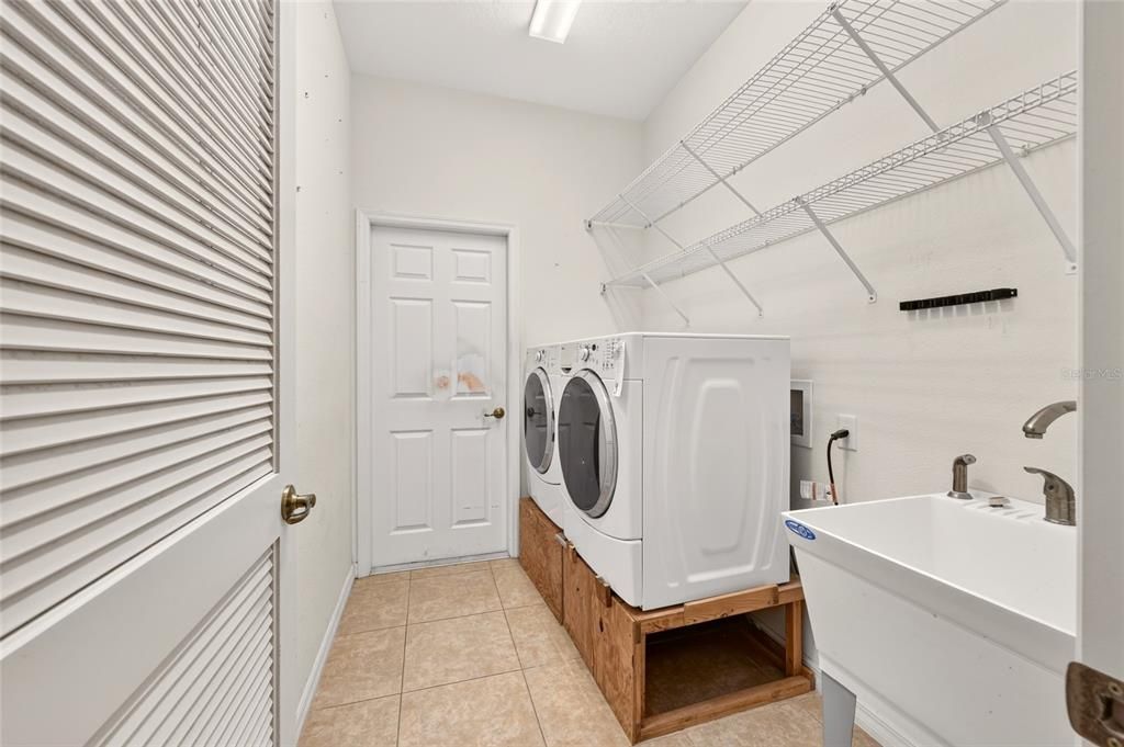 For Sale: $355,000 (3 beds, 2 baths, 2335 Square Feet)