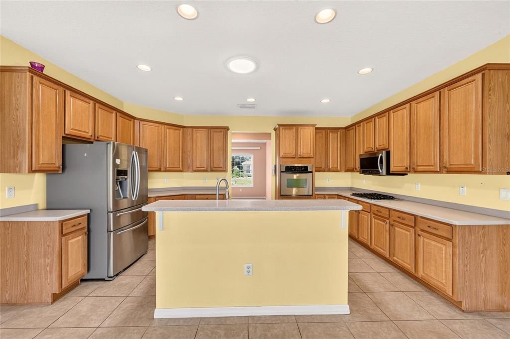 For Sale: $355,000 (3 beds, 2 baths, 2335 Square Feet)