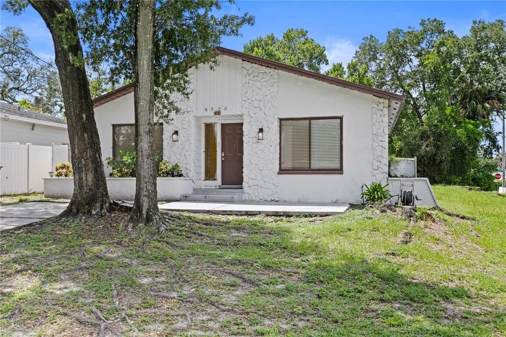 На продажу: $449,900 (5 спален, 2 ванн, 1949 Квадратных фут)