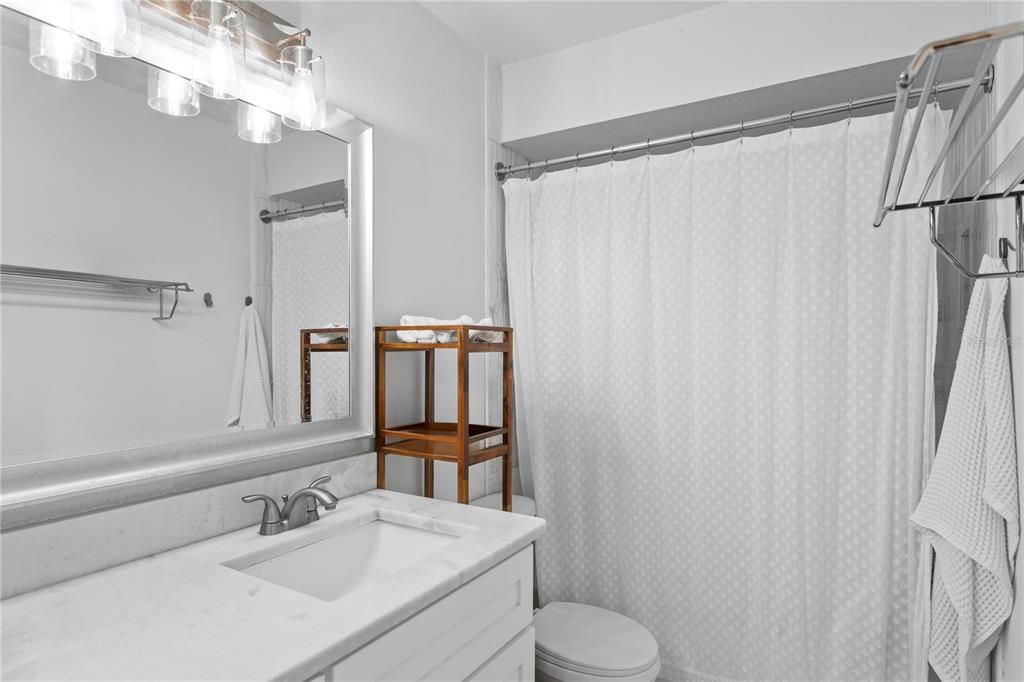 На продажу: $449,900 (5 спален, 2 ванн, 1949 Квадратных фут)