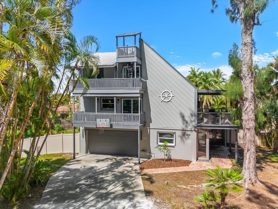 En Venta: $1,500,000 (3 camas, 3 baños, 2082 Pies cuadrados)