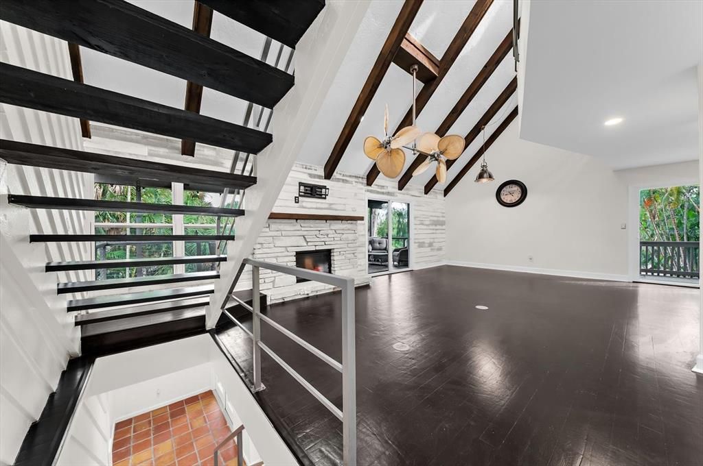 En Venta: $1,500,000 (3 camas, 3 baños, 2082 Pies cuadrados)