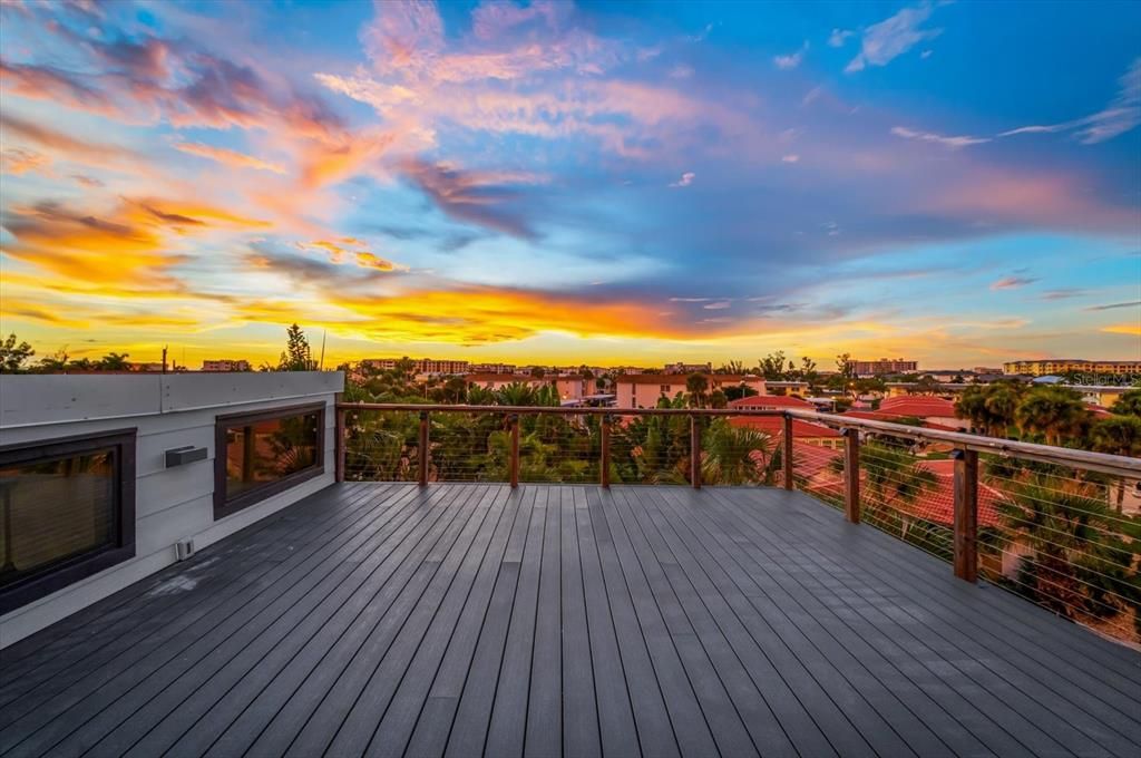En Venta: $1,500,000 (3 camas, 3 baños, 2082 Pies cuadrados)