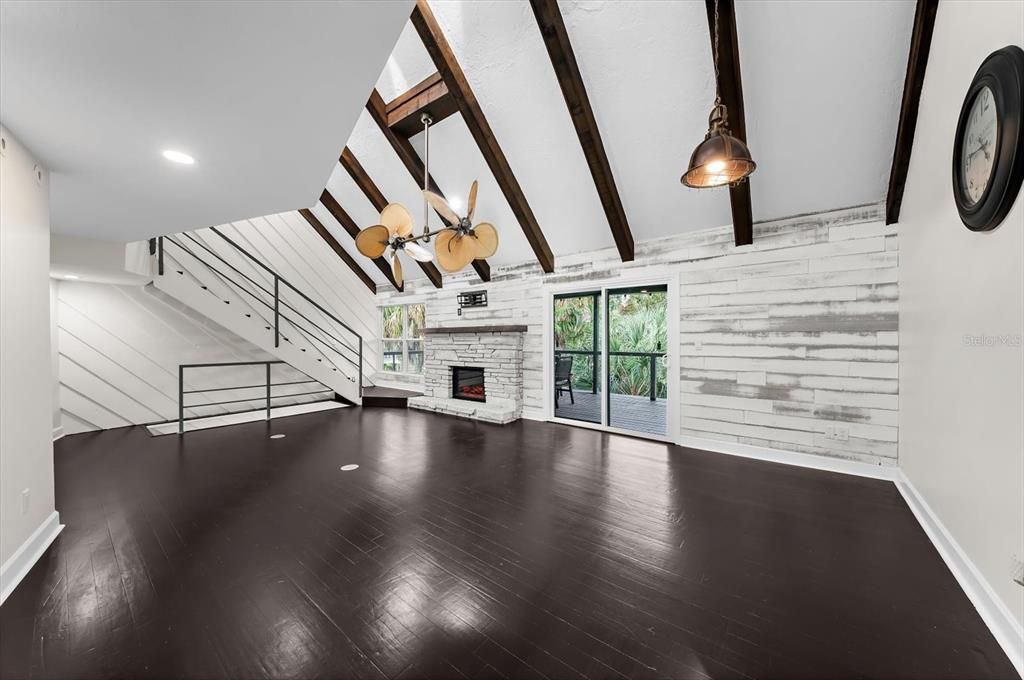 En Venta: $1,500,000 (3 camas, 3 baños, 2082 Pies cuadrados)