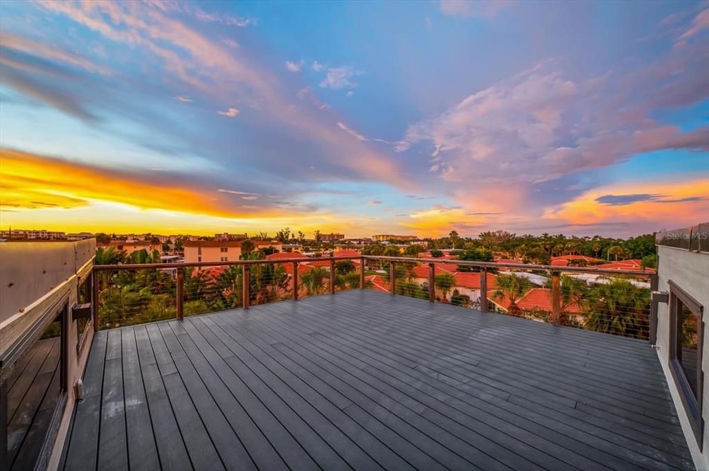 En Venta: $1,500,000 (3 camas, 3 baños, 2082 Pies cuadrados)