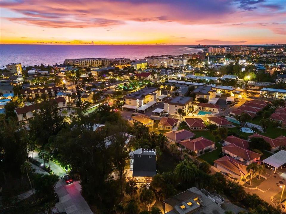 En Venta: $1,500,000 (3 camas, 3 baños, 2082 Pies cuadrados)