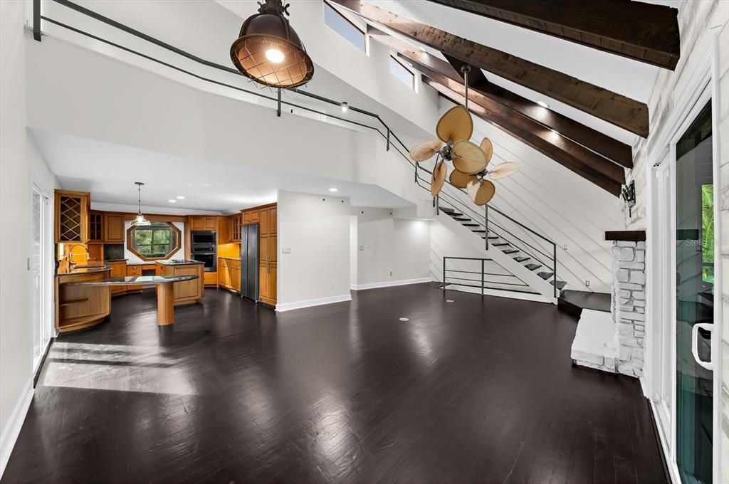 En Venta: $1,500,000 (3 camas, 3 baños, 2082 Pies cuadrados)