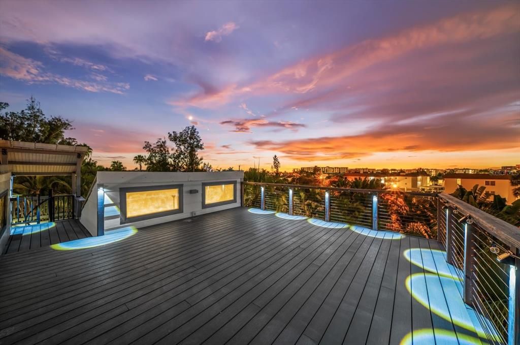 En Venta: $1,500,000 (3 camas, 3 baños, 2082 Pies cuadrados)